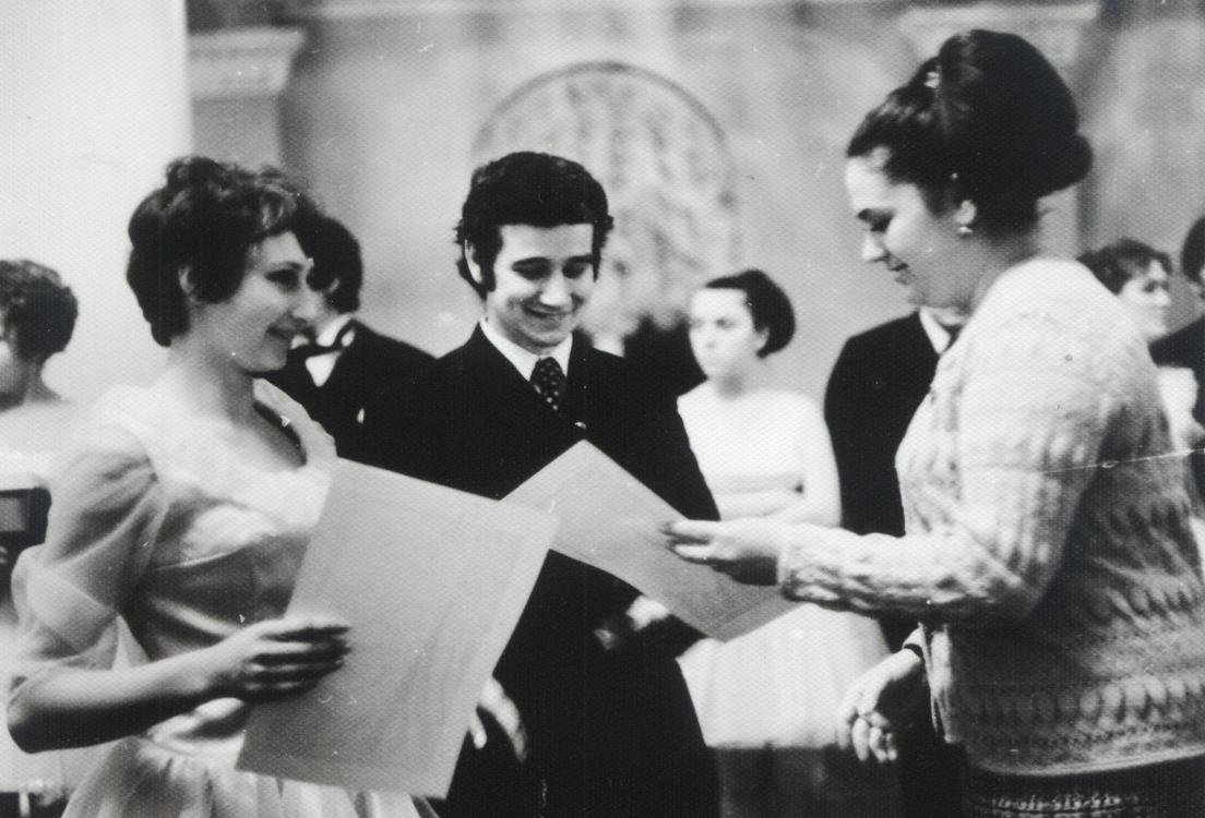 1974–1975 годы: первые новые коллективы федерации